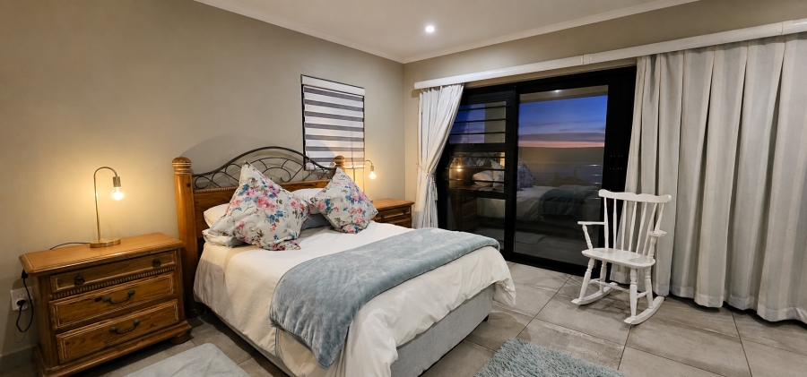 8 Bedroom Property for Sale in Myburgh Park Western Cape